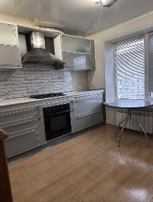 Продажа 3 комнатной квартиры студии ул. Св Николая