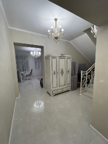 Сучасний, новий облаштований Будинок, стан люкс