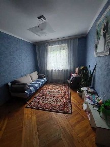 Продається 4-х кімнатна квартира, вул. Героїв України