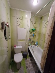 Продаю 2 комнатную квартиру по ул. Космонавтов 130