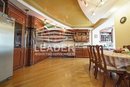 Продам Ексклюзивну 3х ярусну квартиру+сауна+білярд+гараж! Окремий вхід