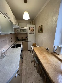 Продам компактну дворівневу квартиру неподалік центру