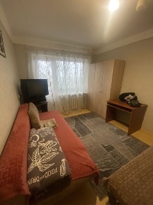 Продам 1 кім. кв. 4/5 вул. Північнокільцева біля Варусу і Домовичка.