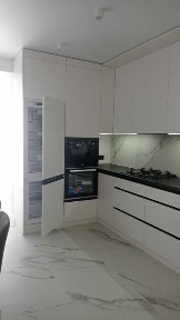 Сучасна 2 кімн. кв. Озерна+паркомісце.