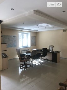 Продаж офісного приміщення 38 кв. м. на 0 поверсі на вул. Березова, п'ятиповерхова будівля • ID 32684956