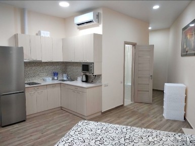 Сдам посуточно Квартиру-студию на 16 Большого Фонтана.