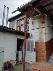 продається недорогий будинок