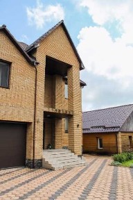 Будинок на Корбутівці в престижному районі над річкою