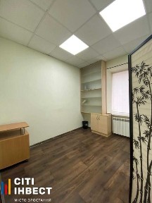 Сдам помещение возле метро Ярослава Мудрого.