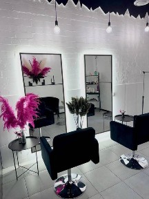 Оренда місця для перукаря, кератину, колориста, бровіста, візажиста.