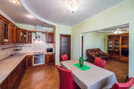 Затишна 3-кімнатна квартира в спецпроекті по вул. Руданского 4-6