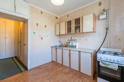 Продам 2 кім., Ревуцького 34, Дарницький район, Харківська, Позняки!