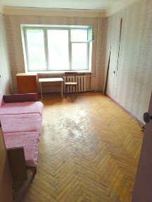 Нова Дарниця, Литвинського, 52/16, 2х кім. 46м. кв, цегляний будинок