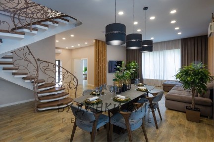 Продаж будинку з дизайнерським ремонтом в м. Київ ( <a href='/newbuilding/361/view/zk-caika'>Чайка</a> )