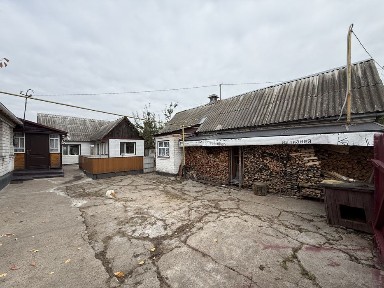 Будинок з майстернею