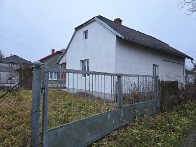 Продам будинок біля Нового Роздолу