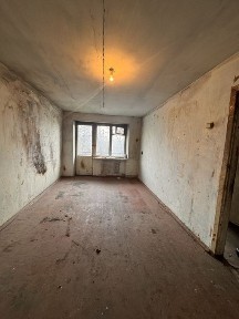 Продам 1 кімнатну квартиру під капітальний ремонт.TotokM