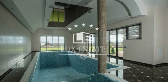 Элитный дом в Лесники, два бассейна спа и баня. Дом охраны и гостевой