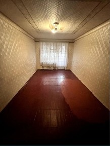 Продаж/ІДЕАЛЬНО ПІД РЕМОНТ, 2 Кімнатна Ківртира/Центер/Цегла/ 3 поверх