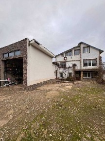 Продається трьохповерховий будинок - вул. Гайова р-н Кемпінгу