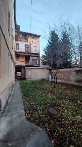 Здається 1км квартира в самому центрі!