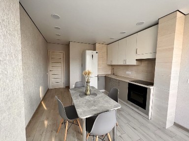 2 кімнатна квартира в самому центрі новий будинок