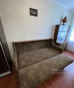 2-к Фурманова, Рядом остановка