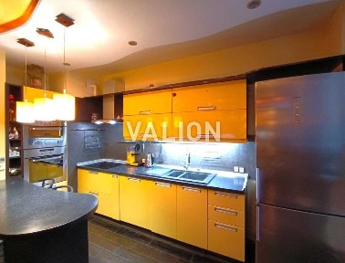 Продам 2-х ком. кв. б-р Руденко Николая ( Кольцова ) ЖК 