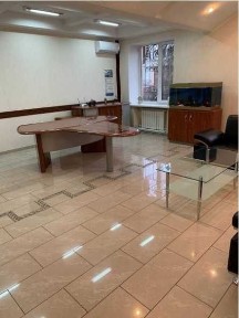 Продаётся офисное помещение в центре города.