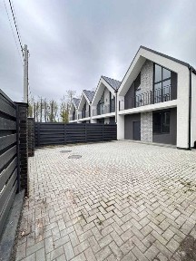 Таунхаус Ірпінь, на 3 сотках, є ГАЗ, передня та задня ділянка окрема