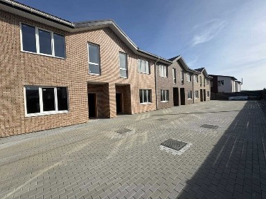 Продаж простого таунхаусу в чудовій локації