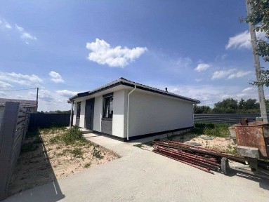 Окремий одноповерховий будинок в Гостомелі, на 4 сотках