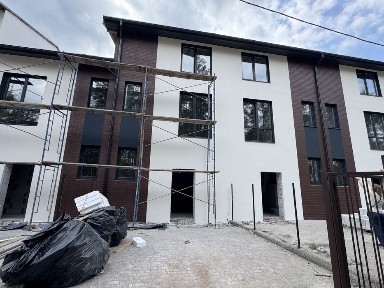 Таунхаус в соснах Гостомель з виходом до парк Щасливий