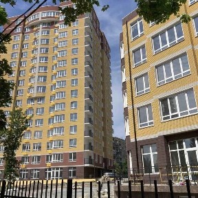 Однокомнатная квартира в центре поселка Котовский.