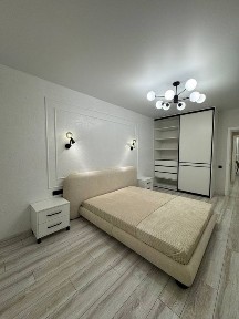 Неймовірна ! Велика 1к. кв 50м. кв. Двостороння. Озерна!