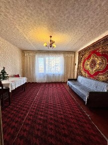 Продам трёхкомнатную квартиру в центре города.