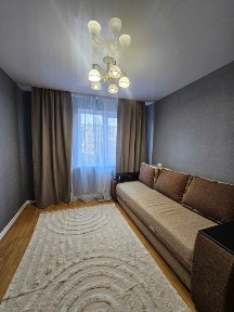 № 13979 - 3 к. квартира, Центр, Небесної Сотні, 3/5 пов., панель