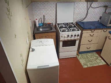 Здається в оренду 1 кімнатна квартира з косметичним ремонтом.