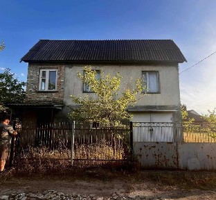 Добротна дача гараж газ у дворі без комісії Осокорки поряд Проців