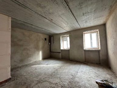 Простора квартира на першій лініі від моря