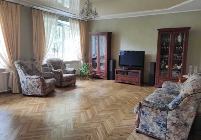 Продаж 3 кімн. квартири в Центрі