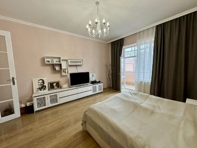 Продаж 4-х рівневого котеджу напроти парку Шевченка!