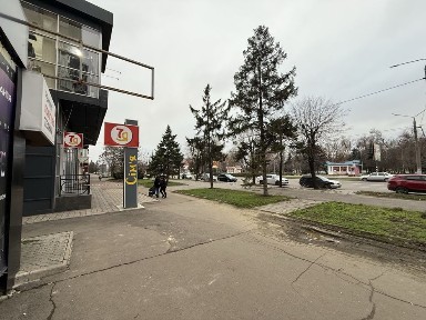 Оренда приміщення у центрі міста по червоній лінії пр. Металургів 24