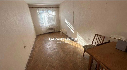 У продажу двокімнатна квартира на Черемушках.