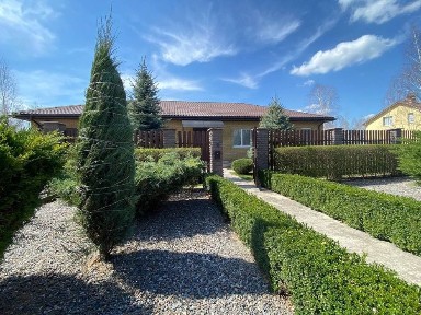 Продам шикарный дом в одном этаже! Бассейн! Гараж! Сауна! Александровка