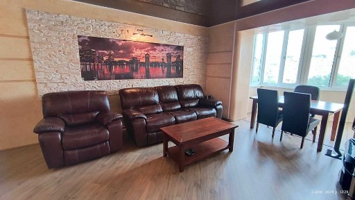 Продаю 3к квартиру на Зарічанській, 26