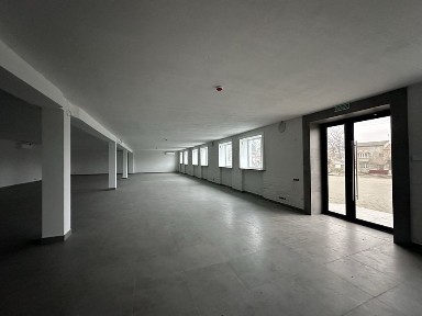 Оренда фасадного комерційного приміщення Ківерці, 350 м2 з новим ремон
