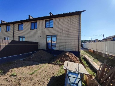 Оренда 4 кімнатний Таунхаус на Весняному.