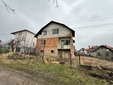 Продаж незавершеного будинку + земельна ділянка, у м. Борислав!