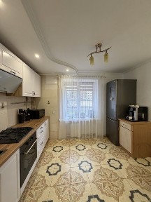 Продаж 3-кім. квартири з ремонтом та меблями, вул. Наливайка 14